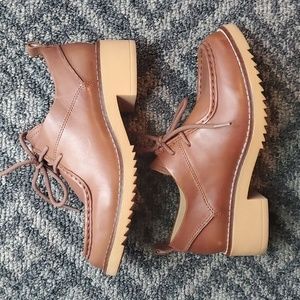 Clark's Eden Mid Lace Wallabee Style Shoe